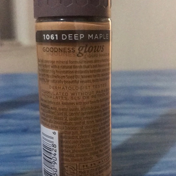 Burt’s Bees foundation - Picture 2 of 3